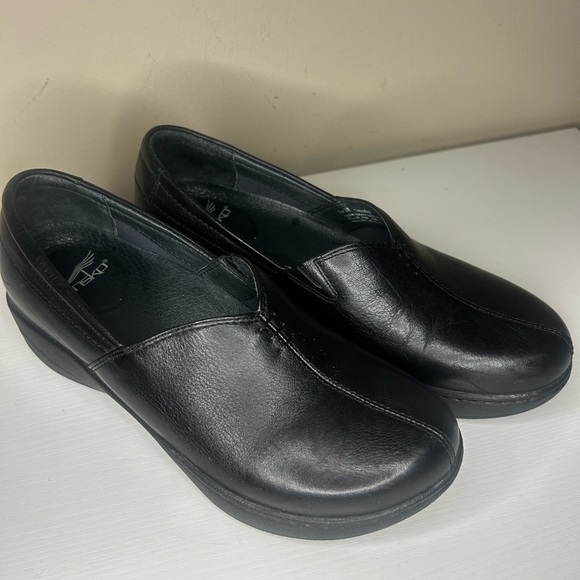 Dansko Abigail Clogs Black Leather Split Round Toe Comfort Shoes Sz EU38/US7.5-8 - Picture 1 of 9